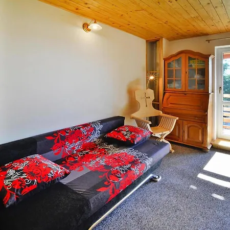 Lakeside Home, Private Garden 別荘