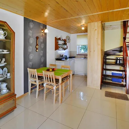 Lakeside Home, Private Garden *