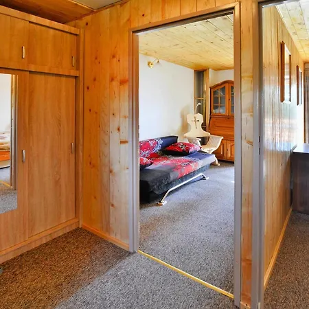 Lakeside Home, Private Garden