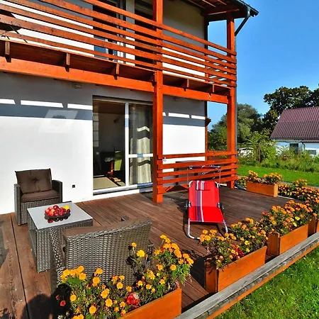 Lakeside Home, Private Garden