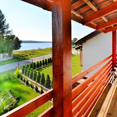 Lakeside Home, Private Garden