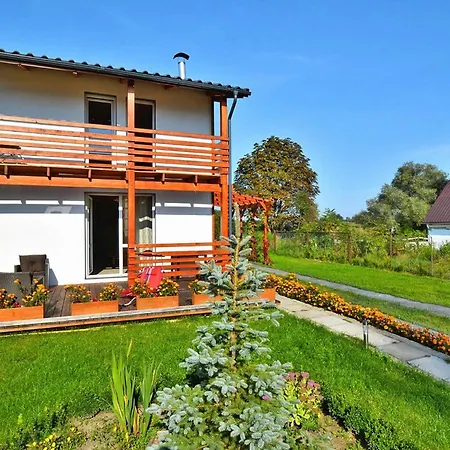 Lakeside Home, Private Garden 別荘 Dabrowica (Szczecinek)