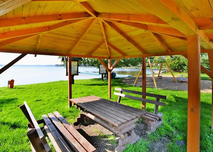 Lakeside Home, Private Garden Сasa de vacaciones Dabrowica (Szczecinek)
