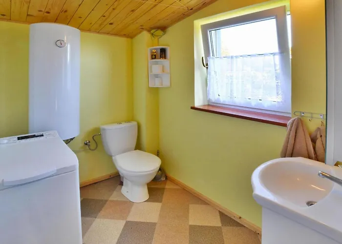 Сasa de vacaciones Lakeside Home, Private Garden